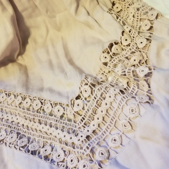 Floor length light purple lace gown - Picture 4 of 7